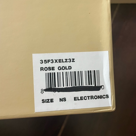 Michael Kors wristlet - Picture 5 of 5